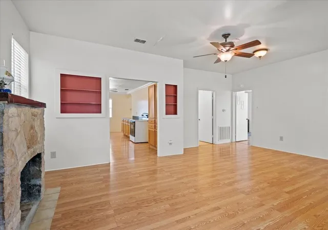 Photo 4 of Sale Pending at 850 Se Ewelling Ln, New Braunfels, TX 78130 | MLS# 1932767 | Listing updated on 2024-12-13