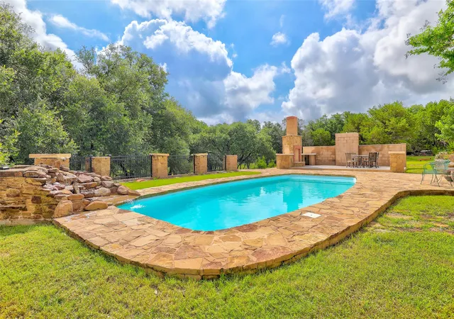 Photo 3 of Single family home for sale at 404 Mustang Way, Georgetown, TX 78633 | MLS# 5696182 | Listing updated on 2026-08-30