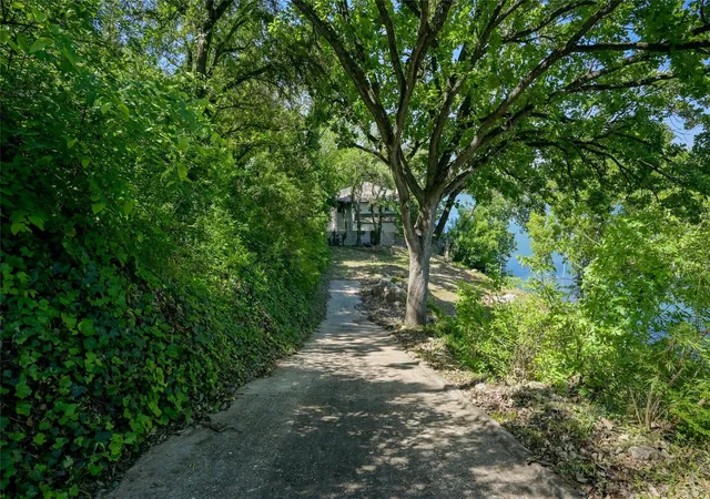 2nd image of 4200 Rivercrest Dr, Austin, TX 78746 | MLS# 9367073