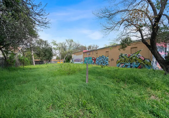 15th image of 604 W Oltorf St, Austin, TX 78704 | MLS# 8839300
