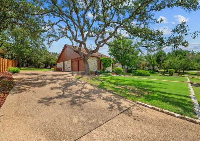 Photo 3 of Sale Pending at 104 Carefree Cir, Lakeway, TX 78734 | MLS# 6344764 | Listing updated on 2024-07-30