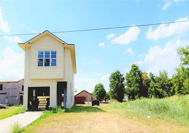 Photo 3 of Single family home for sale at 213 4Th St, Rockdale, TX 76567 | MLS# 1652864 | Listing updated on 2026-05-05