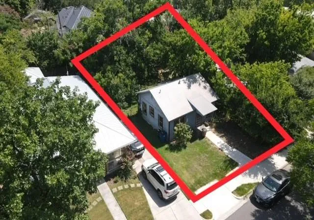 1st image of 3009 E 18th 1/2 St, Austin, TX 78702 | MLS# 9039667