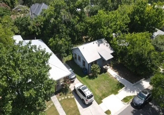 3rd image of 3009 E 18Th 1/2 St, Austin, TX 78702 | MLS# 9039667