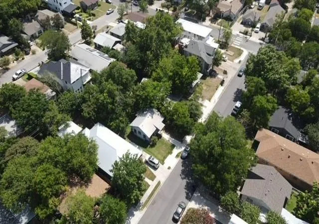 6th image of 3009 E 18th 1/2 St, Austin, TX 78702 | MLS# 9039667