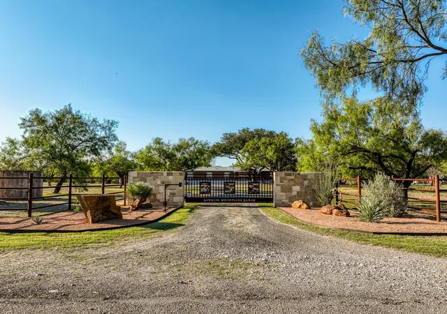 5th image of 4991 County Road 416, Uvalde, TX 78801 | MLS# 2391694