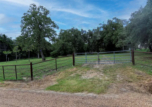 2nd image of 4744 Freyburg Hall Rd, Schulenburg, TX 78956 | MLS# 3159742
