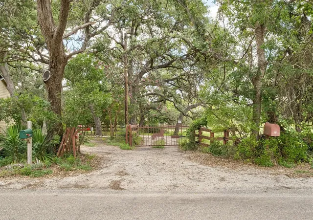Photo 2 of Single family home for sale at 3805 Lone Man Mountain Rd #B, Wimberley, TX 78676 | MLS# 7279014 | Listing updated on 2026-08-29