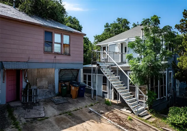 2nd image of 407 E Monroe St, Austin, TX 78704 | MLS# 3572805