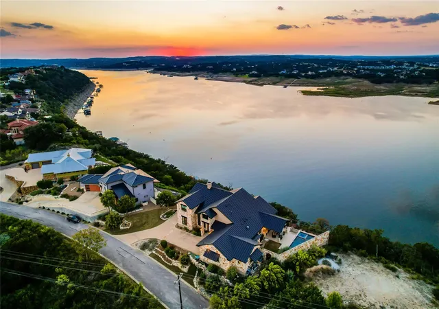 3rd image of 1612 Watercliffe Dr, Lago Vista, TX 78645 | MLS# 1317905