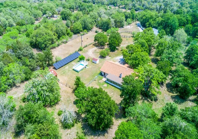 Photo 4 of Single family home for sale at 298 Jenkins Rd, Cedar Creek, TX 78612 | MLS# 5335097 | Listing updated on 2026-09-03