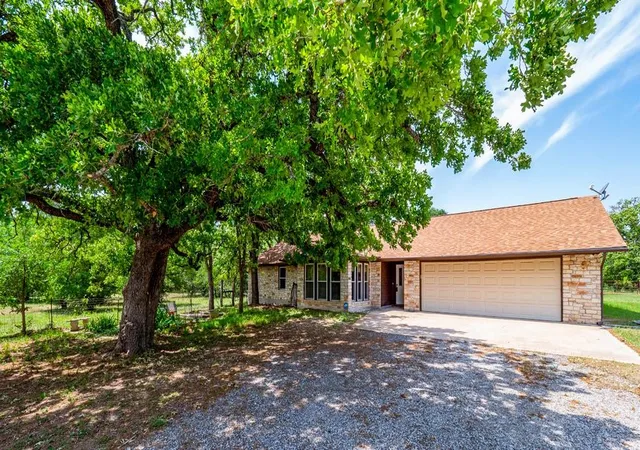 Photo 2 of Single family home for sale at 298 Jenkins Rd, Cedar Creek, TX 78612 | MLS# 5335097 | Listing updated on 2026-09-03