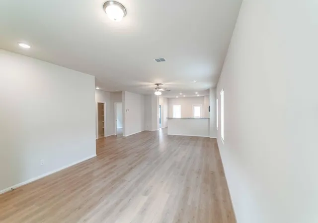 3rd image of 508 Bobcat Creek Dr, Jarrell, TX 76537 | MLS# 7972805