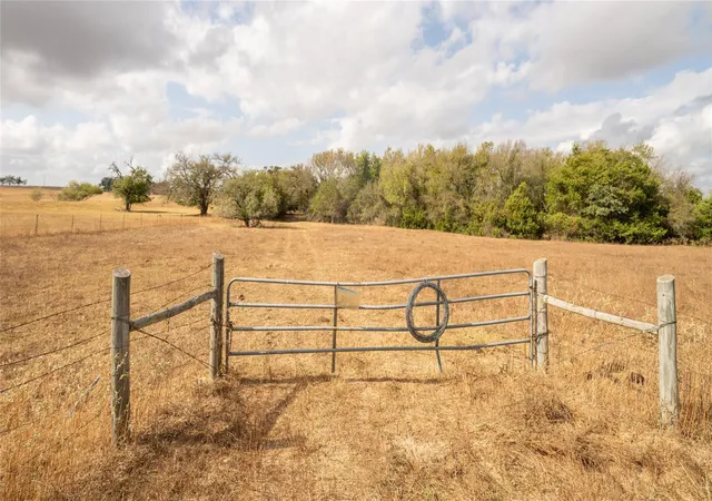 4th image of 2054 County Road 334, Rockdale, TX 76567 | MLS# 5508030