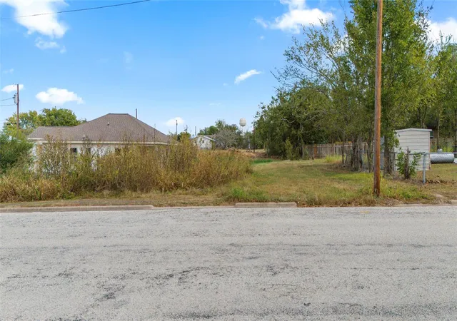 Homes for sale in Giddings, TX | 366 N Dallas St, Giddings, TX 78942 | MLS# 4851453