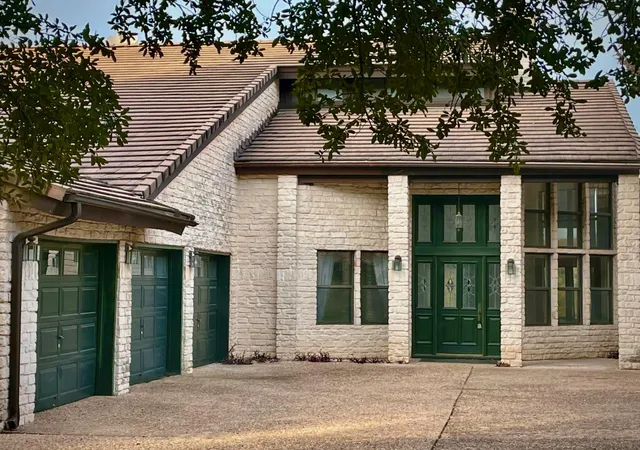 Photo 4 of Single family home for sale at 4324 Far W Blvd, Austin, TX 78731 | MLS# 5018763 | Listing updated on 2026-08-18