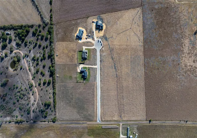 3rd image of 103 Country View Ln, Schulenburg, TX 78956 | MLS# 4190209