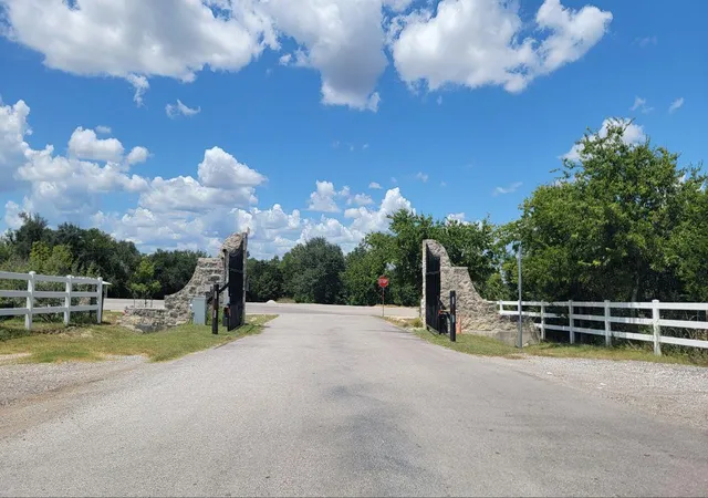 Photo 4 of Land for sale at 100 Twin Creekview Ln, Georgetown, TX 78626 | MLS# 3996366 | Listing updated on 2026-08-20