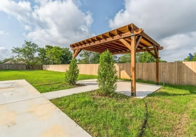 2nd image of 224 Alves Ln, New Braunfels, TX 78130
