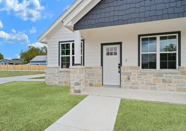 Photo 3 of Condo for sale at 224 Alves Ln #1, New Braunfels, TX 78130 | MLS# 7574737 | Listing updated on 2026-01-12