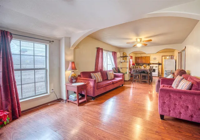 1st image of 2900 Castro St, Austin, TX 78702 | MLS# 7760710
