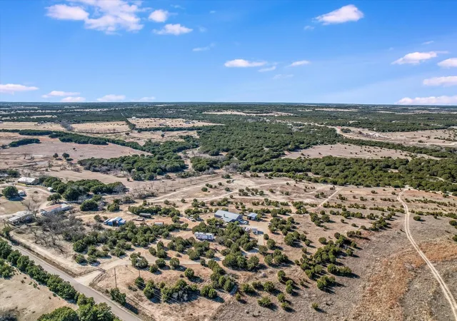 Photo 3 of Single family home for sale at 5450 County Rd 202, Lampasas, TX 76550 | MLS# 8562801 | Listing updated on 2026-07-13