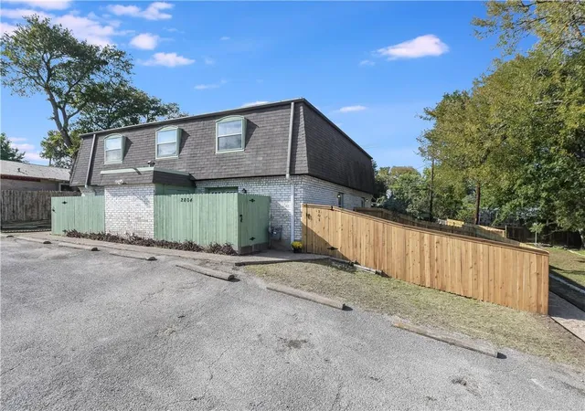 17th image of 2804 Westhill Dr, Austin, TX 78704 | MLS# 8020167
