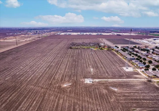 5th image of 530 Continental Dr, Seguin, TX 78155 | MLS# 7785174