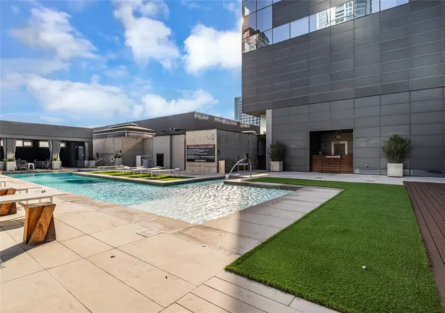 2nd image of 210 Lavaca St, Austin, TX 78701