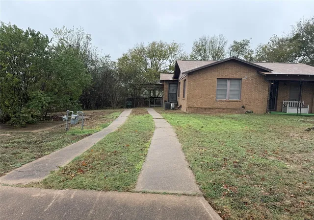 Homes for sale in Giddings, TX | 823 N Ellis St, Giddings, TX 78942 | MLS# 6806245