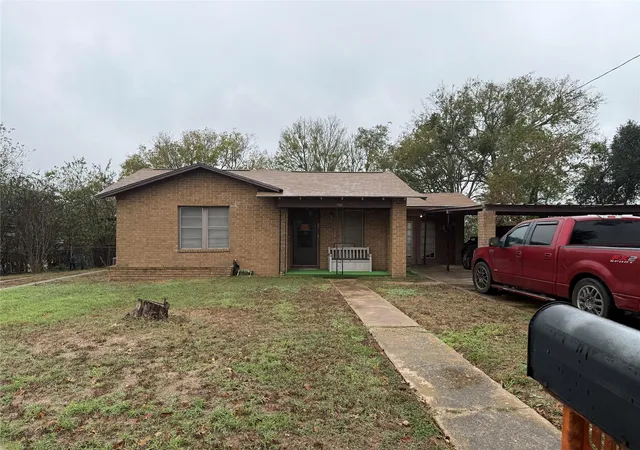 Homes for sale in Giddings, TX | 823 N Ellis St, Giddings, TX 78942 | MLS# 6806245