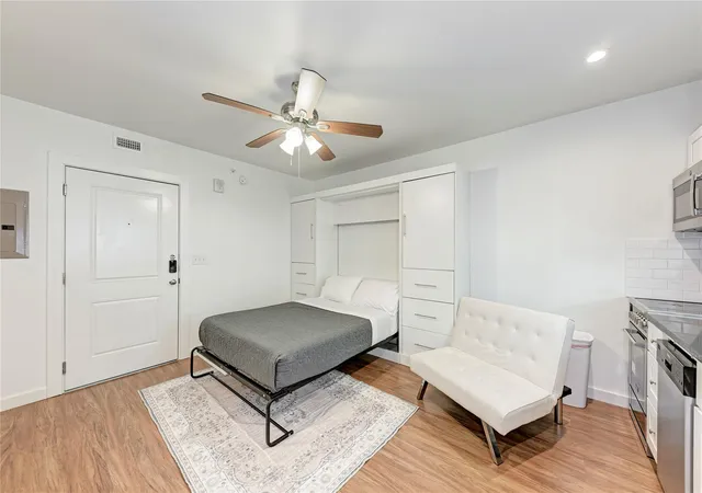 2nd image of 306 E 30Th St, Austin, TX 78705