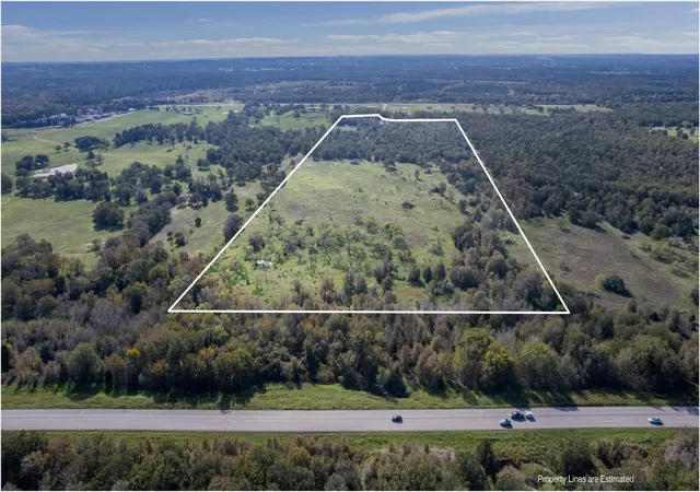 Homes for sale in Flatonia, TX | 221 Old Waelder Rd, Flatonia, TX 78941 | MLS# 6726354