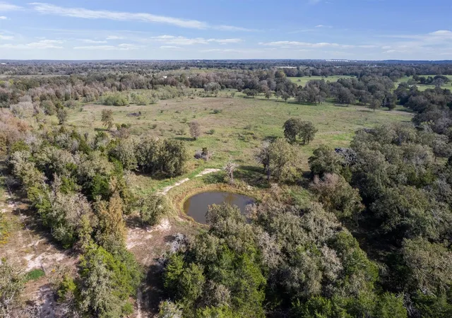 Homes for sale in Flatonia, TX | 221 Old Waelder Rd, Flatonia, TX 78941 | MLS# 6726354
