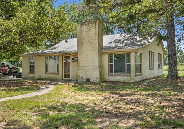 2nd image of 451 Pleasant Grove Rd, Elgin, TX 78621 | MLS# 3821433