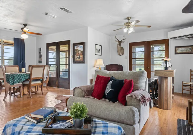3rd image of 8520 Brewer Ln, Salado, TX 76571 | MLS# 3908197