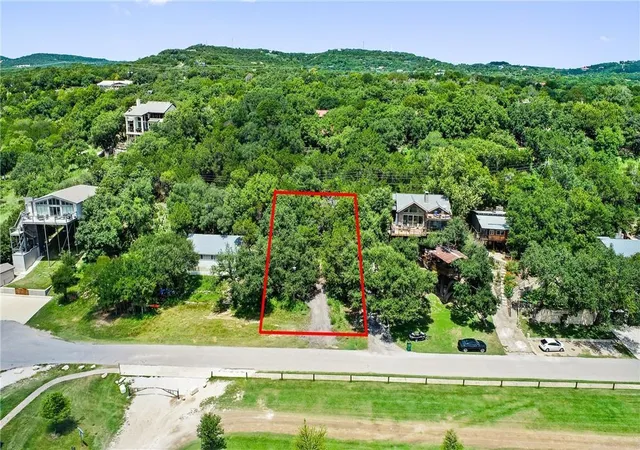 2nd image of 10306 Lakeside Dr, Jonestown, TX 78645 | MLS# 9474290