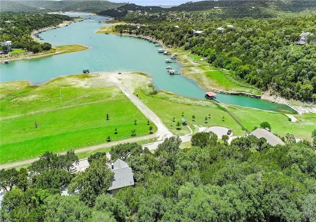 7th image of 10306 Lakeside Dr, Jonestown, TX 78645 | MLS# 9474290