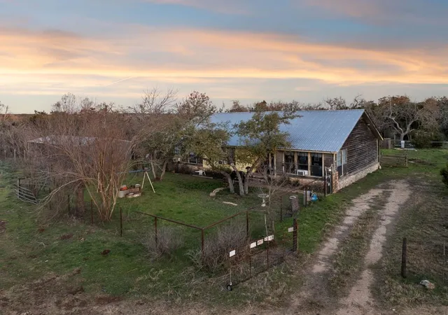 2nd image of 3003 Old Red Ranch Rd, Dripping Springs, TX 78620 | MLS# 8710528