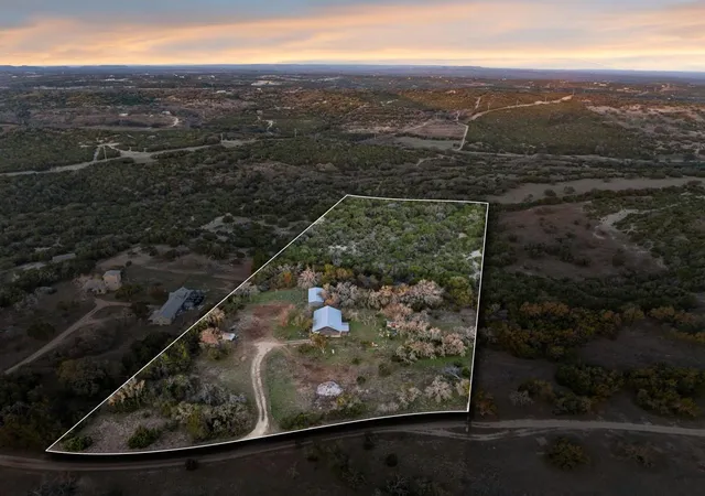3rd image of 3003 Old Red Ranch Rd, Dripping Springs, TX 78620 | MLS# 8710528