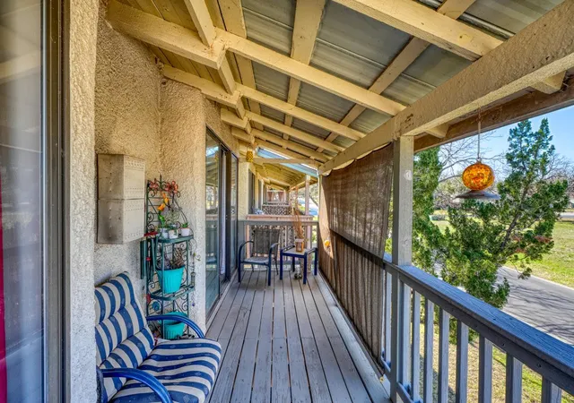 Homes for sale in Horseshoe Bay, TX | 207 N Hi Circle N St, Horseshoe Bay, TX 78657 | Houzeo