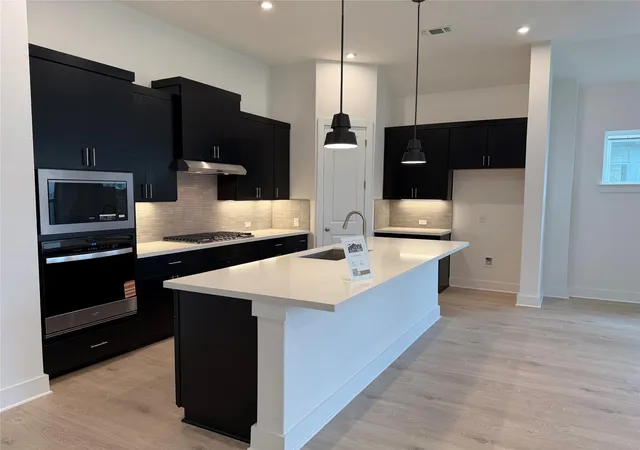 Photo 3 of Single family home for sale at 501 Texas Sky Dr, Georgetown, TX 78628 | MLS# 8168657 | Listing updated on 2026-09-18