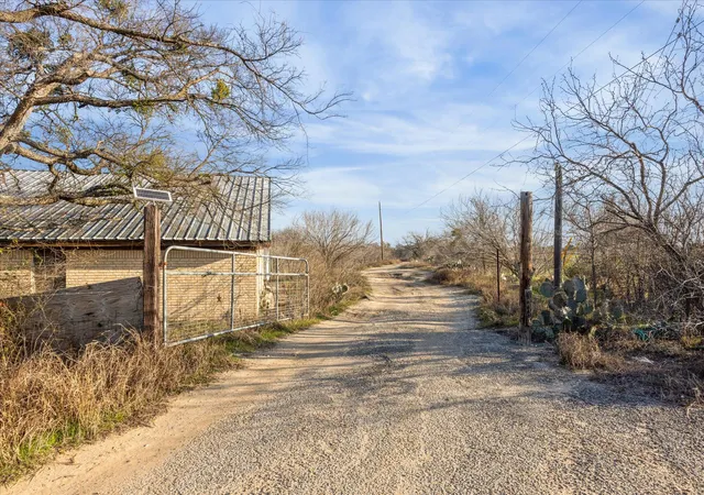 Photo 1 of Single family home for sale at 4975 E Highway 71, Del Valle, TX 78617 | MLS# 4090134 | Listing updated on 2026-09-08