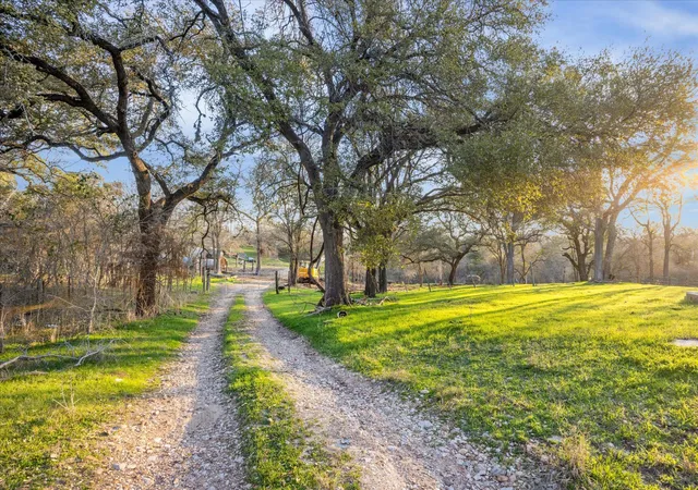 Photo 3 of Single family home for sale at 4975 E Highway 71, Del Valle, TX 78617 | MLS# 4090134 | Listing updated on 2026-09-08