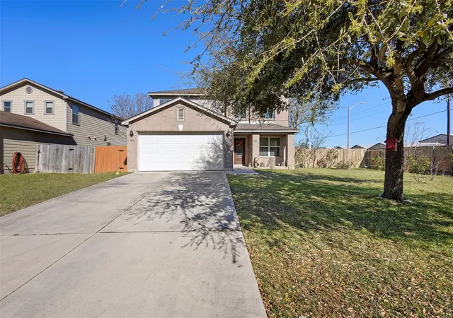 Photo 3 of Single family home for sale at 100 Lexington Rd, Kyle, TX 78640 | MLS# 8970834 | Listing updated on 2025-04-21