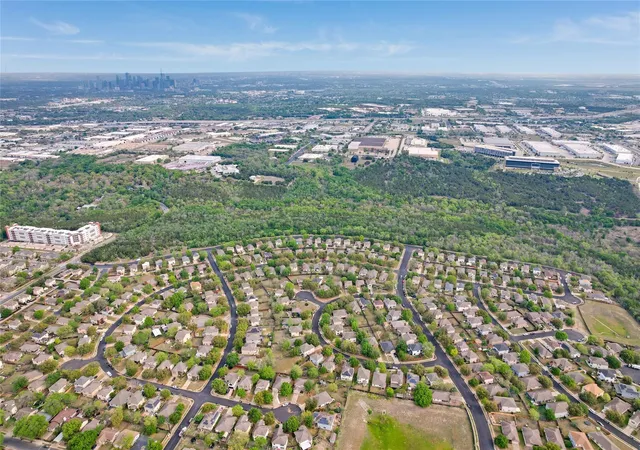 16th image of 5504 Viewpoint Dr, Austin, TX 78744 | MLS# 9709292