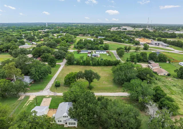 4th image of 320 Douglas St #2, Lexington, TX 78947 | MLS# 1593190