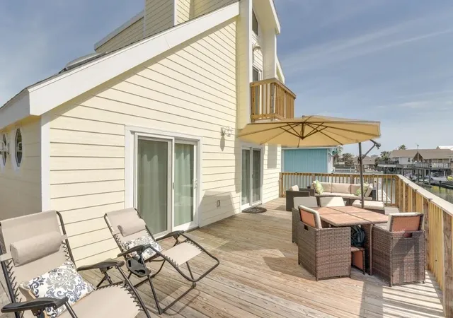 Homes for sale in Jamaica Beach, TX | 16525 Jamaica Cove Rd, Jamaica Beach, TX 77554 | MLS# 9273620