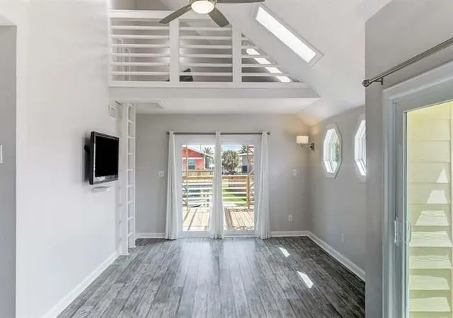 Photo 4 of Single family home for sale at 16525 Jamaica Cvs Rd, Galveston, TX 77554 | MLS# 9273620 | Listing updated on 2026-07-26