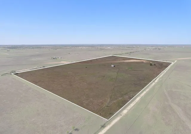 Photo 4 of House for sale at 46248 Acres County Rd 211, Florence, TX 76527 | MLS# 2793557 | Listing updated on 2025-11-21
